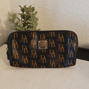Dooney & Bourke